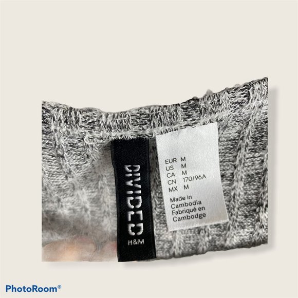 H&M Divided Women's Med Long Sleeve V-Neck Sweater - Picture 3 of 5